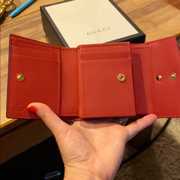 Authentic Gucci Sylvie Wallet - Picture 8 of 9